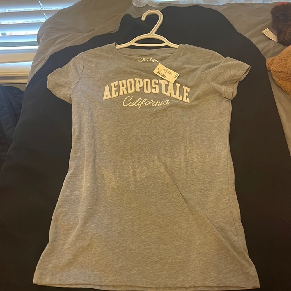 Medium,gray Aeropostale girls t shirt new with tags